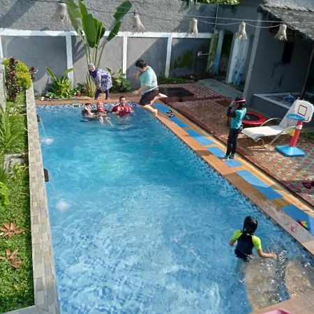 Villa Dhanty Bogor Exterior photo