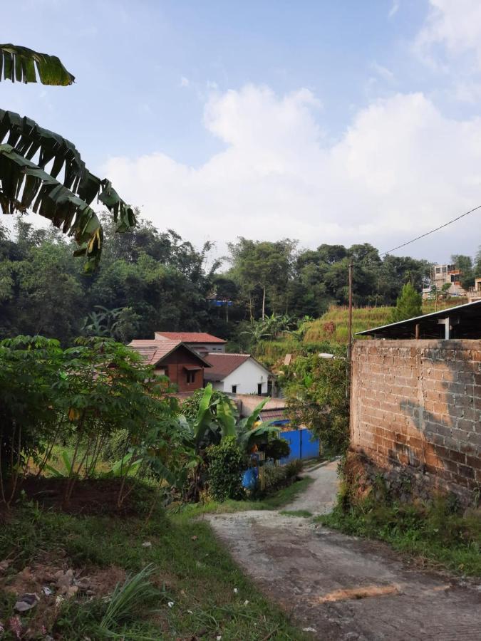 Villa Dhanty Bogor Exterior photo