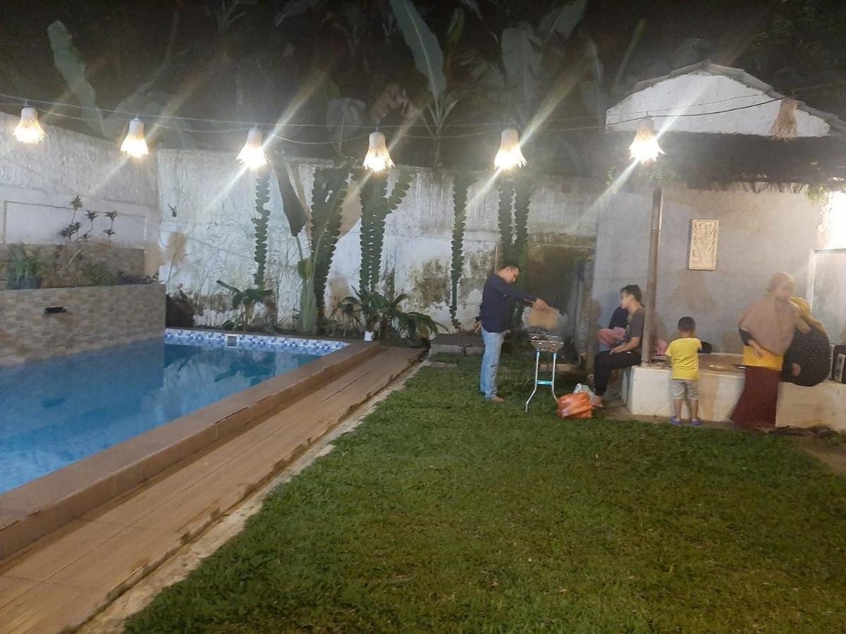 Villa Dhanty Bogor Exterior photo