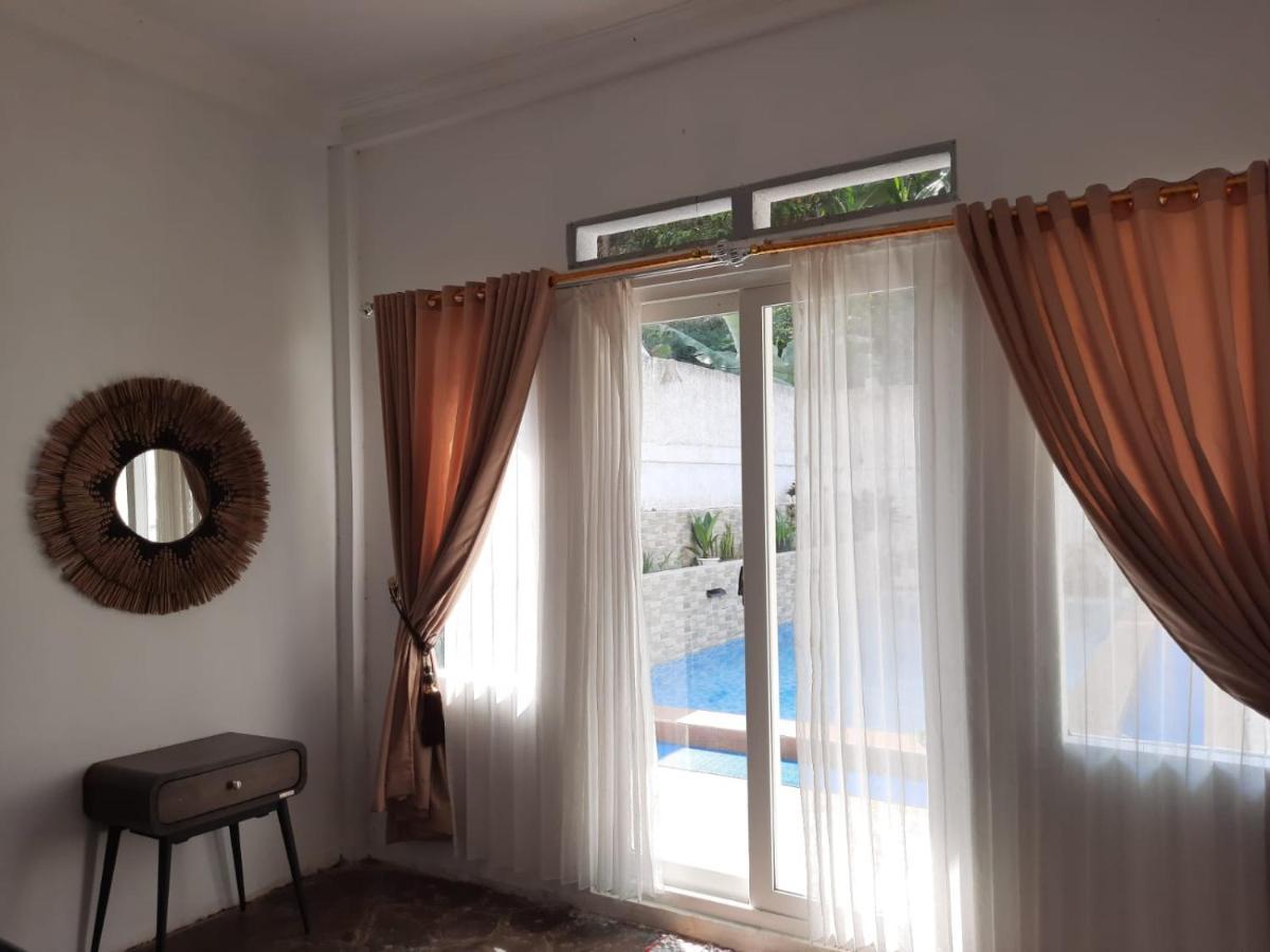 Villa Dhanty Bogor Exterior photo