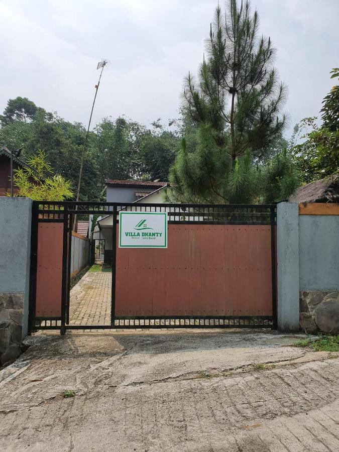 Villa Dhanty Bogor Exterior photo