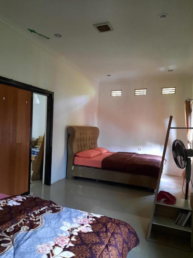 Villa Dhanty Bogor Exterior photo