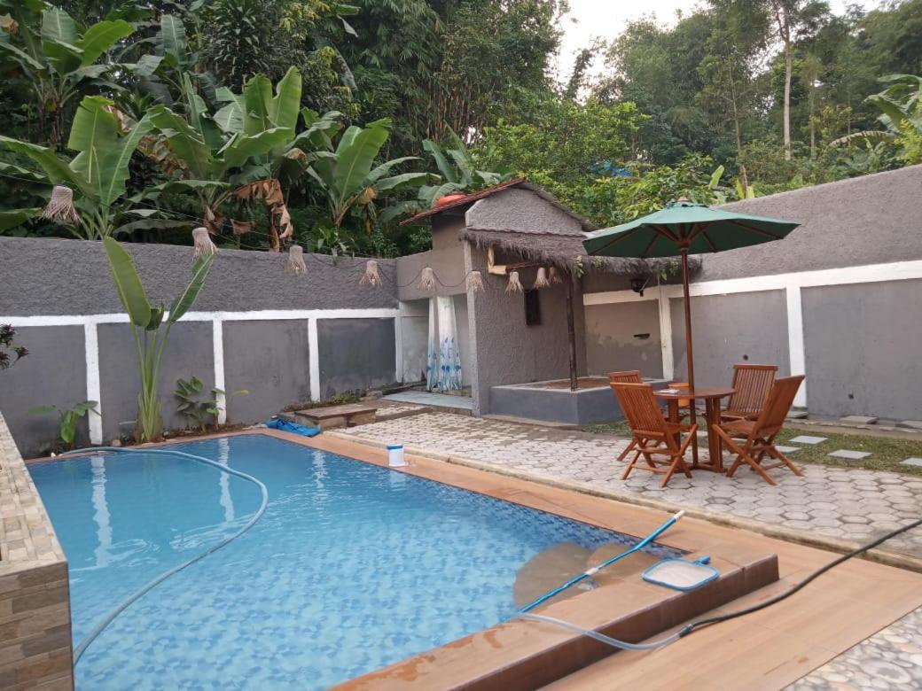 Villa Dhanty Bogor Exterior photo